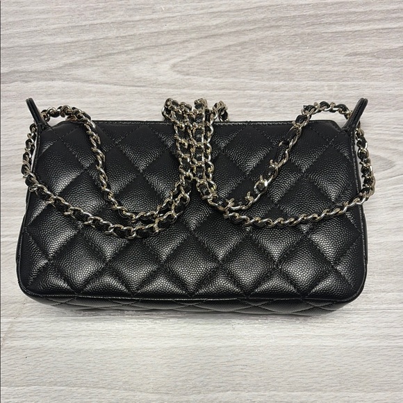 Handbags - Elegant Black Quilted Chain Bag